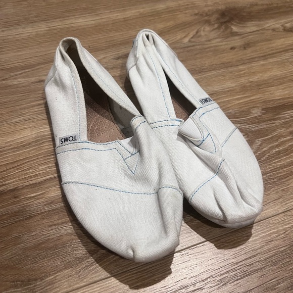 Toms White Canvas Slip-On Loafers - Picture 5 of 8